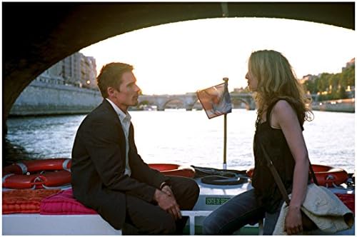 Gün Batımından Önce Jesse rolünde Ethan Hawke ve Celine rolünde Julie Delpy teknede birlikte konuşuyor 8 x 10 inç
